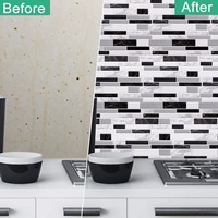 Wallpaper Dekoratif Dinding Bergaris Hitam-Putih Bermotif Kotak-kotak; Tahan Air dan Tahan Noda