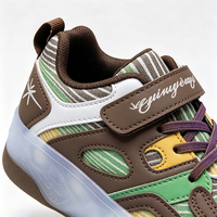 Vente en gros de chaussures à roulettes unisexes pour adultes, roues en PU lumineuses, OEM ODM, logo personnalisé, patins à roulettes pour hommes et femmes, chaussures de skate