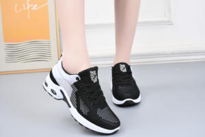 2026 New Women's Summer Casual Running Sneakers Breathable Mesh Upper Lace-Up Closure Anti-Slip Striped Fashion Trend - Product Image 2