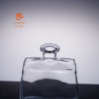 Bouteille de vin en verre trapézoïdale carrée de 700 ml, adaptée à la vodka, au whisky, au brandy, logo personnalisable disponible