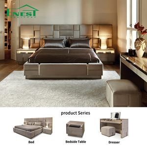 Letto Matrimoniale di Lusso Italiano con Testiera in Vera Pelle, Moderno e Imbottito, Salvaspazio, Set di Arredamento Personalizzabile per Camera da Letto e Villa - Product Image 1