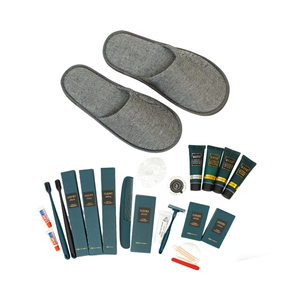 Kit d'articles de toilette jetables personnalisés pour hôtel, ensemble complet pour l'hôtellerie avec pantoufles <span class=keywords><strong>et</strong></span> shampoing pour gîtes <span class=keywords><strong>et</strong></span> spas - Product Image 1