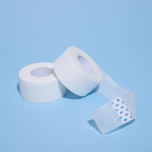 Plester Mikropori Bedah Hipoalergenik, Bernapas, Berbahan Kertas Non Woven, Perekat, Lebar 2.5cm, untuk Perawatan Luka dan Fiksasi Balutan - Product Image 3