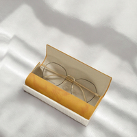 Nouvel étui à lunettes de soleil classique rectangulaire portable anti-pression, style uni, en cuir PU, pour hommes et femmes