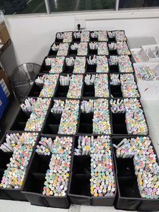 Marqueurs à alcool pour peinture sur <span class=keywords><strong>peau</strong></span>, pointe pinceau et biseautée - 12 couleurs foncées pour portraits, marqueurs d'art permanents mélangeables et rechargeables pour adultes/adolescents - Product Image 6