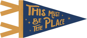 Bandera Publicitaria Personalizada para Universidad, Impresión Triangular a Medida con su Logotipo, Bandera de Pared de Fieltro, Bandera Triangular - Product Image 5