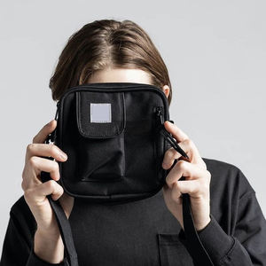 Tas Selempang Custom Grosir <span class=keywords><strong>Hip</strong></span> Hop Pria Wanita Messenger Cross Body Sling Tas Dada Fashion Pria Terbaru - Product Image 4