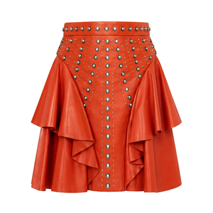 Mini-jupe trapèze rouge en cuir pour femme avec rivets, style punk, couleur unie, finition brillante - Product Image 1