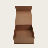 Boîte-cadeau rigide en carton biodégradable recyclable à bas prix stratification mate pliante chaussettes en papier kraft magnétique haute résistance fourrure