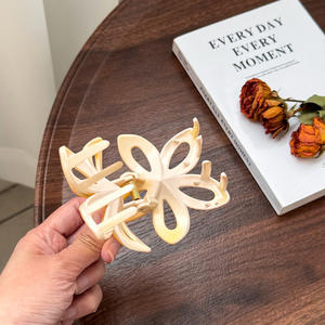 Pince à cheveux tendance en plastique, motif fleur d'été artificielle Plumeria <span class=keywords><strong>Rubra</strong></span>, faite à la main, pour fête hawaïenne, 7,7 cm, personnalisable - Product Image 6