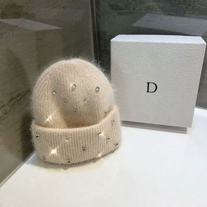 Vente en gros de bonnets d'hiver tricotés personnalisés pour femmes, bonnets en fourrure de lapin avec strass pour femmes - Product Image 4