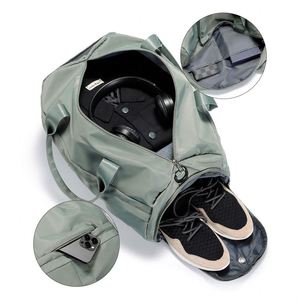 Sac de sport unisexe personnalisé avec logo, imperméable, simple, pour voyage, plage, fitness, avec compartiment sec et humide séparé, sac bandoulière - Product Image 4