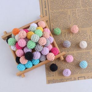 Vente en gros de perles au crochet 16/20mm perle en bois pour collier sac OPP bijoux en bois kit en bois pour bracelets ou colliers faits à la main GIC - Product Image 6