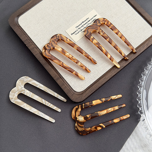 Elle partage peigne acétate trois dents tête de boule plat en forme de U <span class=keywords><strong>dieu</strong></span> épingle <span class=keywords><strong>à</strong></span> cheveux peignes <span class=keywords><strong>à</strong></span> cheveux simples pour les femmes pour les fêtes personnaliser - Product Image 3