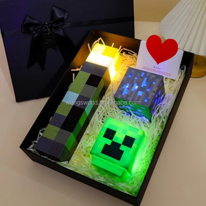Lampada Notturna LED Moderna con Controllo Touch 3D, Luce Calda, Plug-<span class=keywords><strong>in</strong></span> e Dimmerabile, Forma Cubica - Regalo Fai-da-Te per Bambini e Decorazione Casa - Product Image 4