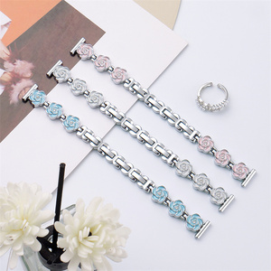 สายนาฬิกาสแตนเลสลายดอกกุหลาบสำหรับ Apple iWatch ultra 49 46 45 42 40มม. สายรัดข้อมือโลหะ S11สร้อยข้อมือหัวเข็มขัด - Product Image 2