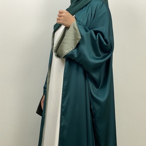 1428 # Último Modelo de Abaya Abierta Versátil y Elegante para Mujer, Estilo Reversible, Material Satinado Suave, Diseño Particular con Puños Divididos - Product Image 3