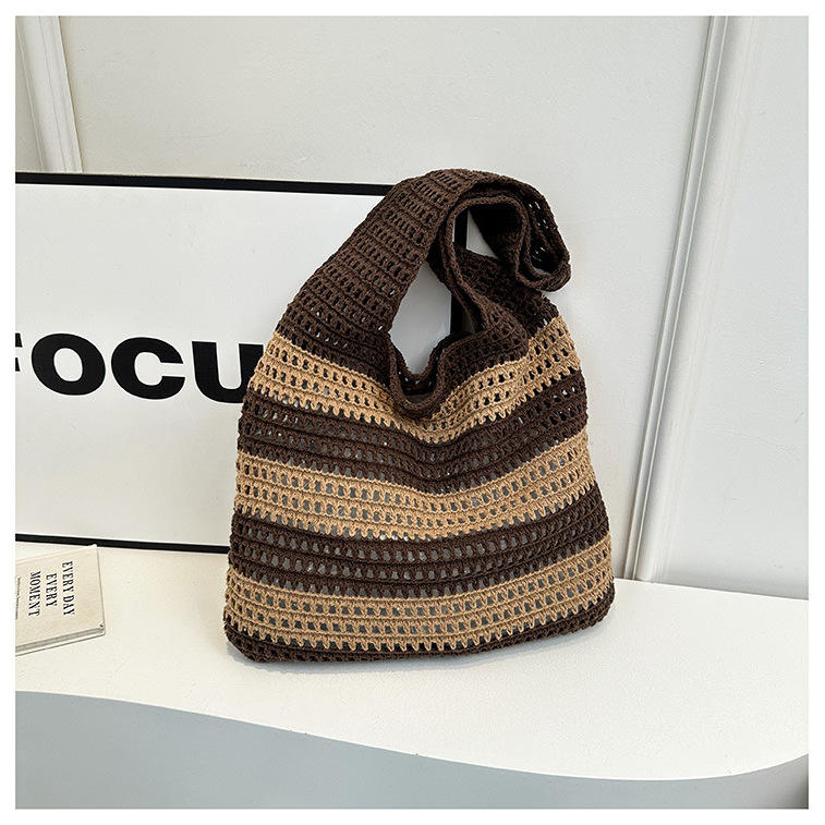 สีน้ำตาล