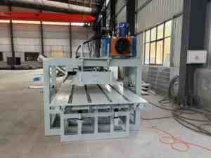 Machine de recyclage de panneaux solaires hydrauliques entièrement automatique Équipement de démontage et de démontage de cadres de panneaux photovoltaïques - Product Image 6