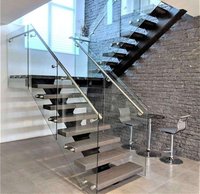 Escalier en tube carré moderne, personnalisé, durable, écologique, avec surface antidérapante, garde-corps en métal et verre, pour hôtel intérieur