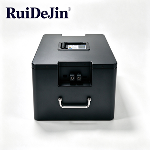 Batterie LiFePO4 36V 38.4V 48V 51.2V AGV avec BMS intelligent, équilibrage des cellules et boîtier étanche pour robot mobile industriel - Product Image 5