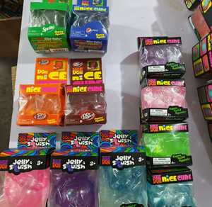 Nouveautés : Ensemble de <span class=keywords><strong>4</strong></span> mini <span class=keywords><strong>cubes</strong></span> sensoriels Squishy Fidget Cube, incluant Nice Ice Baby Cube et Nedoh, produits populaires, jouets anti-stress à presser - Product Image 6
