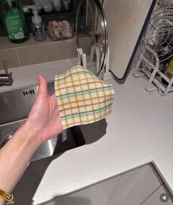 Braune Recycelte 2-lagige Papierhandtuchrollen 200M 16 Doppelrollen 20,8 Familien-Regulärhandtuch mit 2 Schichten 180g Gewicht - Product Image 3