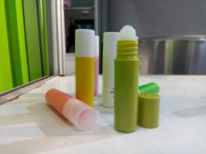 Bán buôn 3ml 5ml 10ml 15ml 18ml <span class=keywords><strong>28ml</strong></span> cuộn trên chai rỗng Con Lăn chai cho các loại tinh dầu Kem mắt - Product Image 2