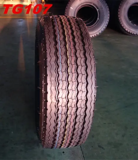 उच्च गुणवत्ता काले 100% रबर टायर TBR 385/65R22.5 नई टायर 385,65,22,5