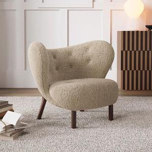 Fauteuil individuel de luxe design en bois massif et laine de mouton capitonnée pour salon - Product Image 3