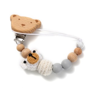 2024 Clip de chupete de madera de ganchillo hecho a mano soporte de Maniquí de haya con cadena de animales de dibujos animados estilo de juguete suave - Product Image 6