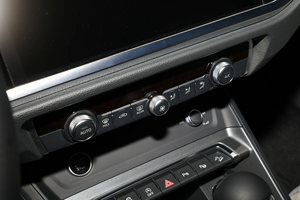 Audi <span class=keywords><strong>Q3</strong></span> Modello 2026 35 TFSI Trasmissione a Doppia Frizione a 7 Velocità <span class=keywords><strong>SUV</strong></span> 5 Porte 5 Posti - Product Image 6