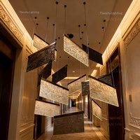 Lustre LED en acrylique créatif sur mesure, non standard, à double usage, de forme carrée, grand modèle pour hôtel et villa