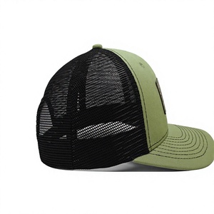 Casquette Trucker Adulte Personnalisable en Cuir avec Patch, 6 Panneaux Structurés, Dos en Maille Noire, pour Toutes Saisons, Style Streetwear, Fabriquée en Usine au Vietnam - Product Image 2