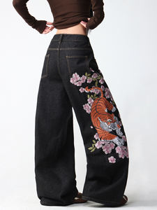 <span class=keywords><strong>Jean</strong></span> baggy vintage <span class=keywords><strong>pour</strong></span> <span class=keywords><strong>femme</strong></span>, coupe <span class=keywords><strong>large</strong></span>, noir délavé à l'acide, avec broderie 3D et motif de créateur en denim - Product Image 5