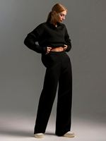 Ensemble décontracté deux pièces pour femme SUHE PJ-1409 – Collection Automne-Hiver – Respirant – Teint en pièce – Tricoté – Couleur unie – Pantalon large longueur cheville