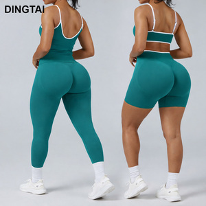 Abbigliamento Sportivo <span class=keywords><strong>Donna</strong></span> all'Ingrosso: Completo Comodo per Yoga e Fitness con Reggiseno Sportivo, Top e Leggings Corti Modellanti - Product Image 1