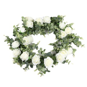Guirnalda Decorativa Shinhana Jun de Eucalipto Artificial y Rosas, 200 cm, Blanca, para Bodas y Decoración del Hogar - Product Image 5