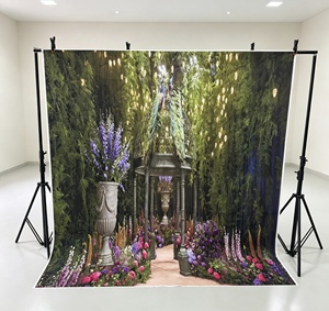 Fondo Fotográfico de Vinilo con Diseño de Jardín Encantado y Pavo Real, Escena de Pabellón con Flores Pintadas con Spray para Bodas y Retratos Nupciales - Product Image 1