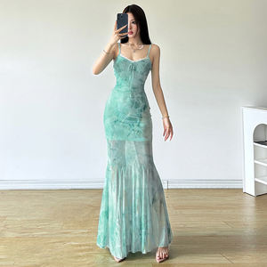 Robe longue d'été fraîche pour femme, col en V, taille à cordon, froncée, coupe ajustée, bretelles spaghetti, idéale pour les vacances - Product Image 4