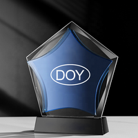 Trophée en cristal gravé de haute qualité avec logo de marque personnalisé en forme d'étoile créative avec socle