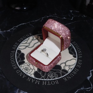 Caja de Joyería de Terciopelo de Alta Gama, Caja para Anillo de Compromiso, Venta al por Mayor de Cajas de Joyería Personalizadas con Diamantes Incrustados - Product Image 5