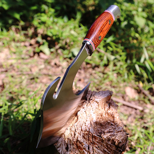 Ascia in Legno Artigianale Multifunzionale con Manico Colorato per <span class=keywords><strong>Campeggio</strong></span>, Caccia e Sopravvivenza, Disponibile - Product Image 4
