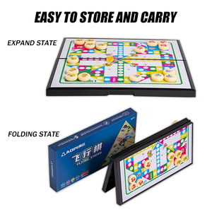 Bộ cờ vua di động có thể gập lại với các quân cờ lớn có nam châm dành cho giải trí giữa cha mẹ và con cái Đồ chơi xếp hình cho trẻ em - Product Image 3