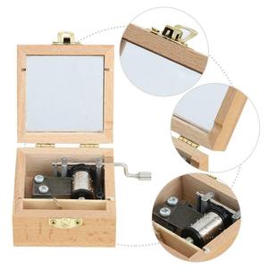Caja <span class=keywords><strong>de</strong></span> música con manivela <span class=keywords><strong>de</strong></span> mano grabada con láser para <span class=keywords><strong>Navidad</strong></span>, regalo <span class=keywords><strong>de</strong></span> boda, canción personalizada, novedad, 01 - Product Image 3