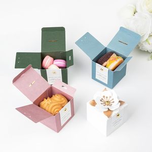 Cajas para Dulces y Recuerdos 3 en 1, Decoración Floral Verde Oliva, Laminación Mate, Forro de Esponja, Etiquetas de Agradecimiento Blancas Reciclables para Bodas y Fiestas - Product Image 4