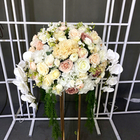 Décoration de table de mariage : Boule de fleurs violettes, Centre de table en fleurs violet foncé, Boule de centre de table en fleurs violettes et blanches