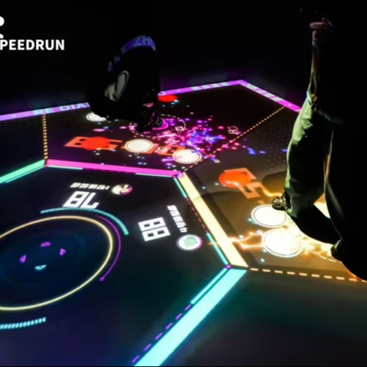 Customized Interactive Indoor Speed Run Multiplayer Games with Floor Projection for Shopping Mall & Entertainment Center
