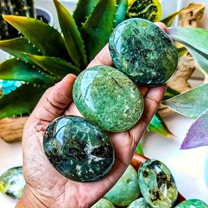 Pierre de préhnite verte naturelle polie, pierre de méditation, cristal de guérison pour le Reiki, l'équilibrage énergétique, vente en gros - Product Image 4