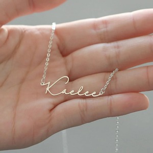 <span class=keywords><strong>Collana</strong></span> con <span class=keywords><strong>nome</strong></span> personalizzato OEM/ODM in argento sterling 925, ciondolo con incisione a mano, stile trendy per feste - Product Image 1